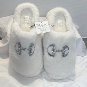 WLK by S.Miller White Faux Fur Slippers